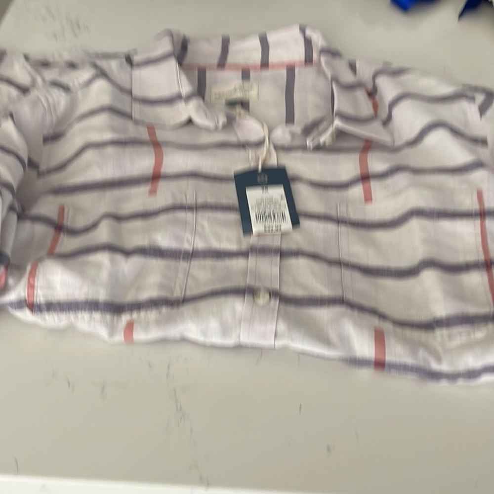 Universal threads shirt